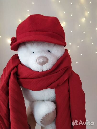 Шерстяной берет и палантин