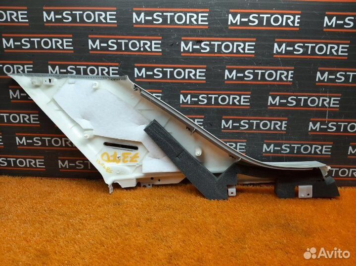 Обшивка стойки задняя левая Mercedes-Benz M-Class
