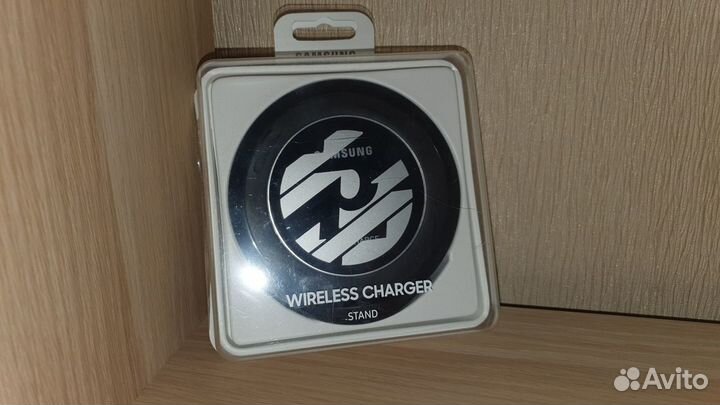 Беспроводная зарядка samsung EP-NG930