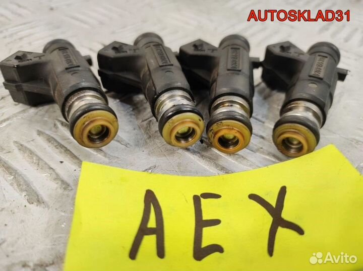 Форсунка топливная VW Golf 3 1.4 AEX 030906031E