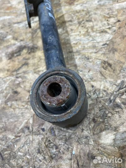 Задние левые рычаги honda accord 8