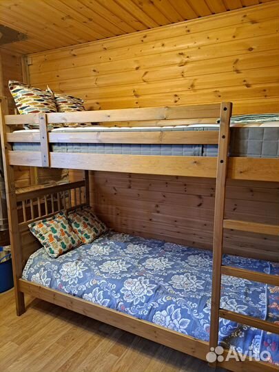 Кровать 2-ярусная икеа и 2 матраса