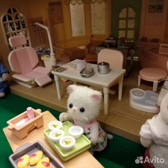 Sylvanian families. Набор школа больница