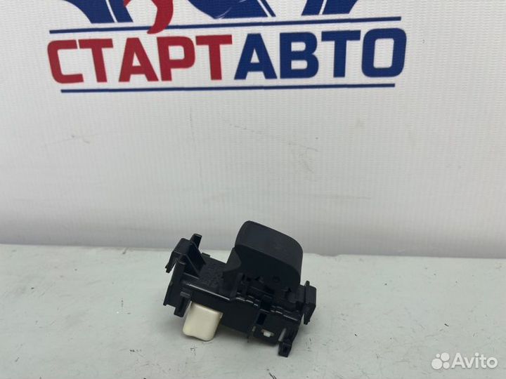 Кнопка стеклоподъемника Toyota Corolla E180 1ZR