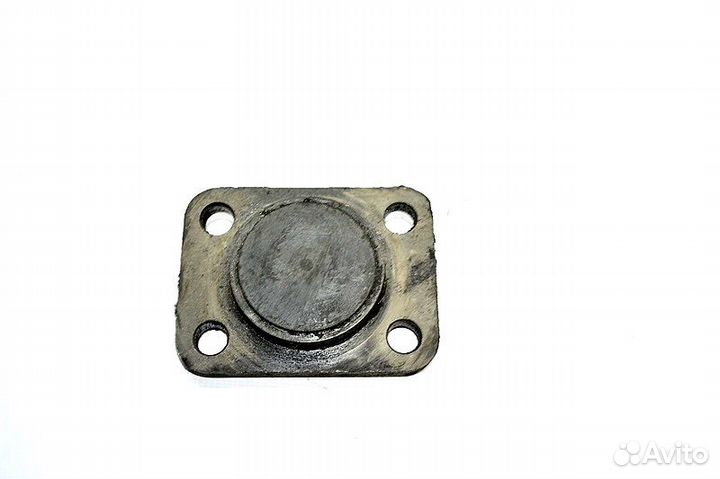 Крышка шкворня поворотного кулака, переднего моста