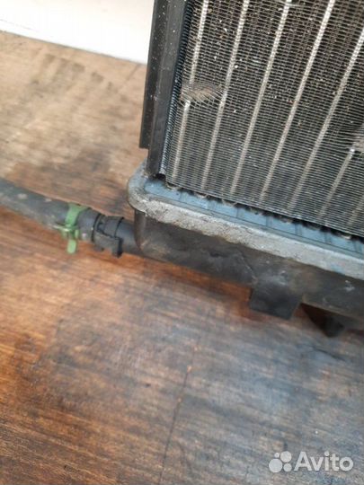 Радиатор основной Peugeot 307 хэтчбэк 5 дв. 1.6