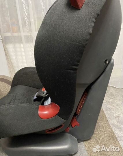 Детское автокресло универсальное 9-25 кг