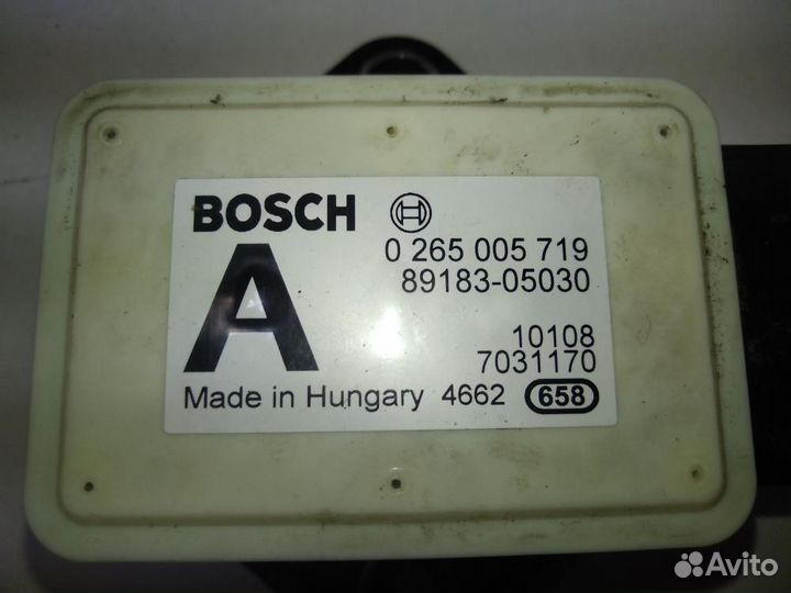 Датчик курсовой устойчивости Toyota Avensis T270 Z