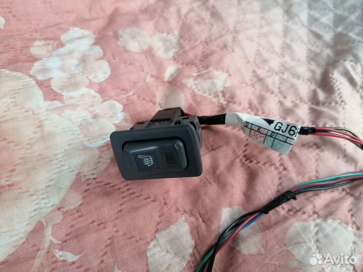 Кнопки подогрева сидений б/у Mazda 6 GG