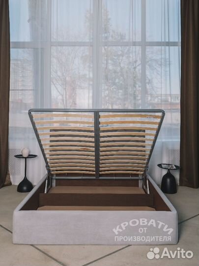 Кровать на заказ односпальная с мягким изголовьем 90x200