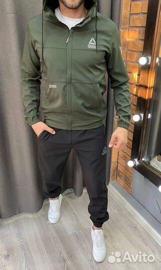 Спортивный костюм Reebok весна