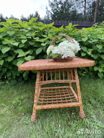 Стол натуральный ротанг плетенный