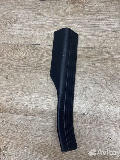 Пластик порогов внутренний Мерседес w204