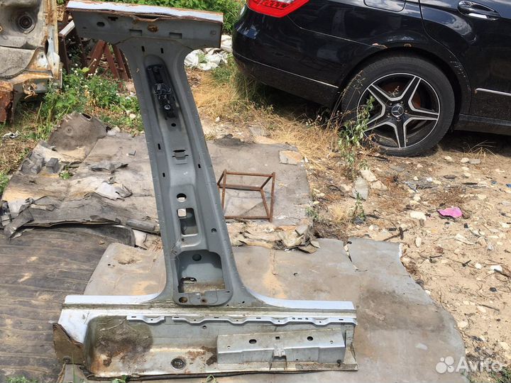 Стойка средняя левая Volkswagen Polo