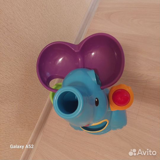 Слон с шарами