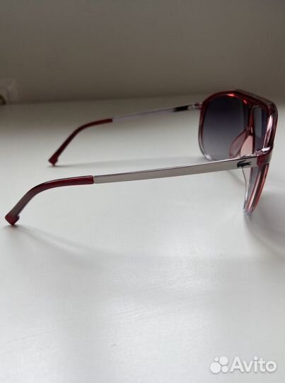 Солнечные очки женские Lacoste