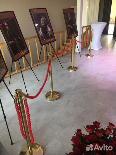 Аренда столбиков. Красная дорожка