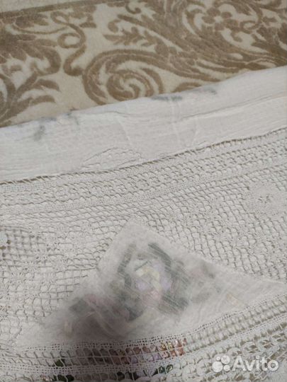 Скатерть кружевная с вышивкой