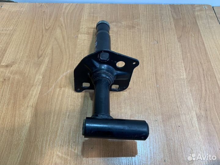 Отбойник передний левый Bmw e38