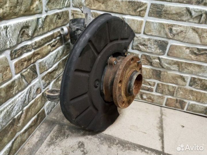 Цапфа/кулак поворотный передний правый Audi Q3/RS