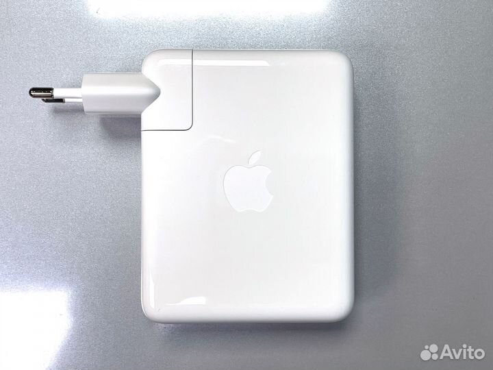 Блок Apple USB-C 140W (Новый, из комплекта Mac 16)