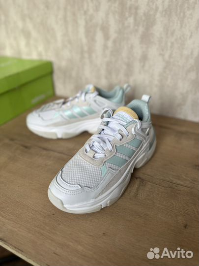 Кроссовки adidas новые оригинал