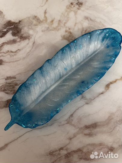 Перо из эпоксидной смолы