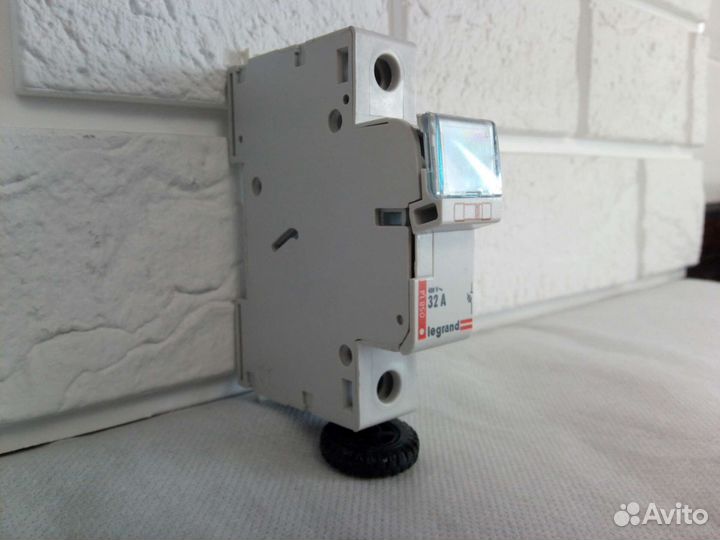 Держатель предохранителя Legrand 10x38 32A