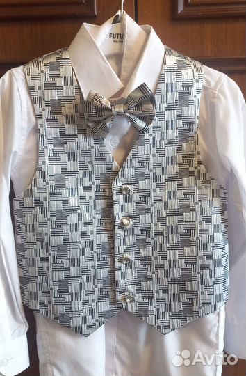 Жилет с бабочкой