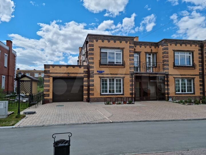 Дом 210 м² на участке 5 сот.