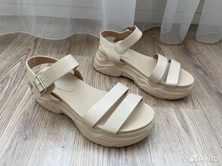 Босоножки новые 36 размер