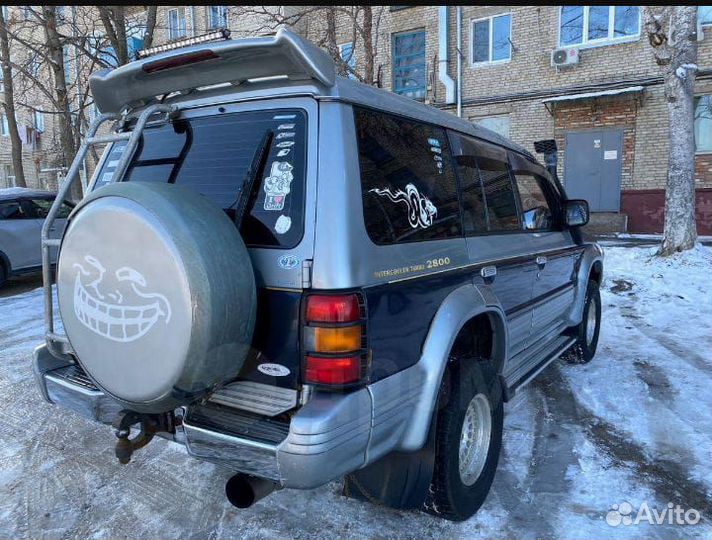 В разбор Mitsubishi Pajero 1997г V46 двс 4M40