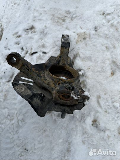 Поворотный кулак левый Hyundai solaris 2 1.6 A.T