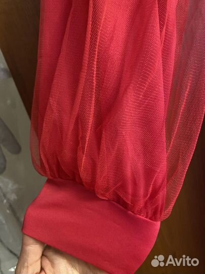 Платье малиновое 48 размер с бусинами