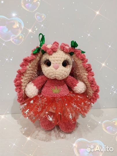 Вязаная плюшевая зайка