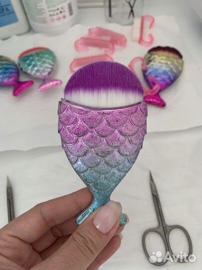 Щетка сметка рыбка для маникюра