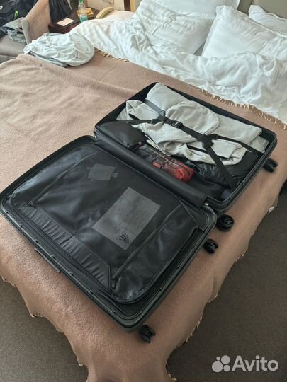 Чемоданы Thule Revolve spinner