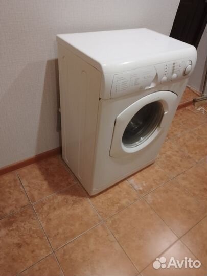 Стиральная машина Ariston avsl 100 на запчасти