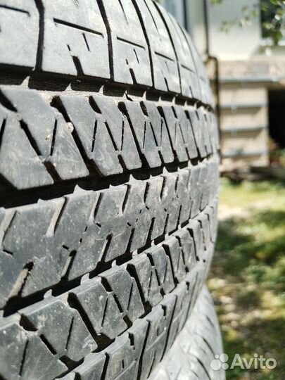 Bridgestone Dueler H/T 684II 265/65 R17