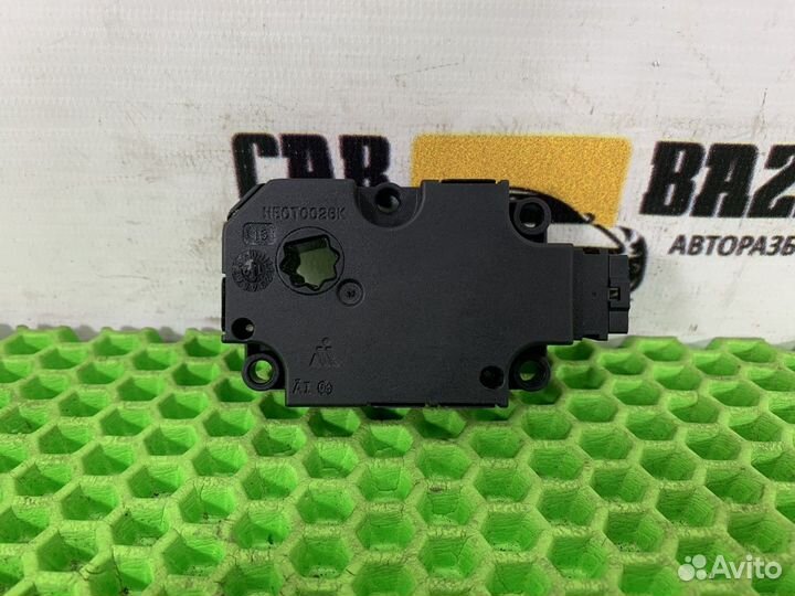 Моторчик заслонки отопителя