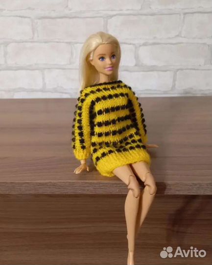 Халат. Вязаная одежда для куклы Барби