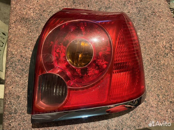Фара для Toyota Avensis 2005