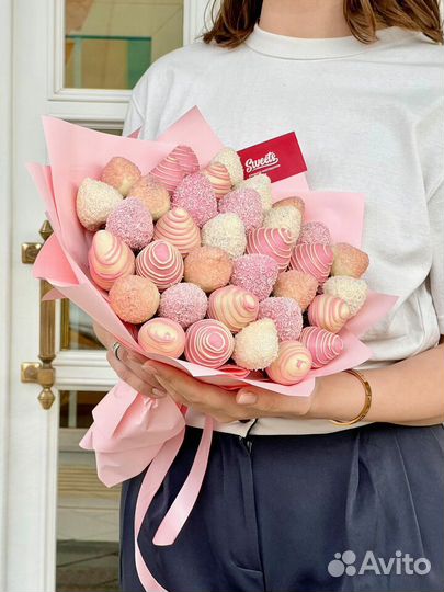 Букеты из фруктов клубника в шоколаде