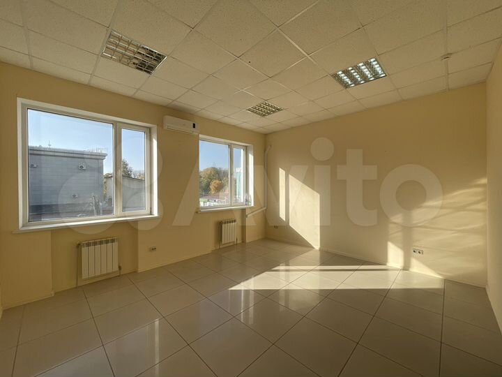 Небольшой солнечный офис, 24 м²