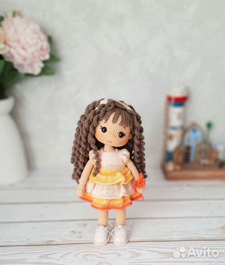 Вязаная кукла ручной работы