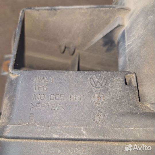 Воздухозаборник Volkswagen Golf 5