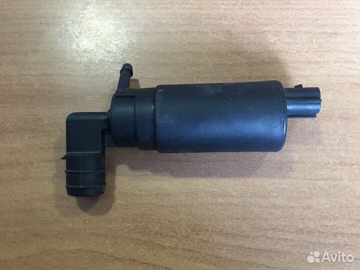 Моторчик омывателя TOY Avensis T250 / Corolla 2006