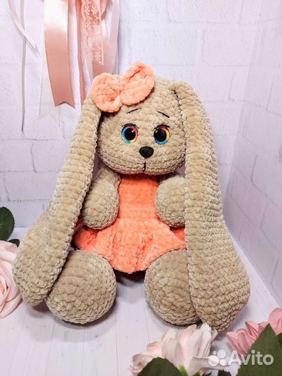 Вязаная игрушка (заяц)