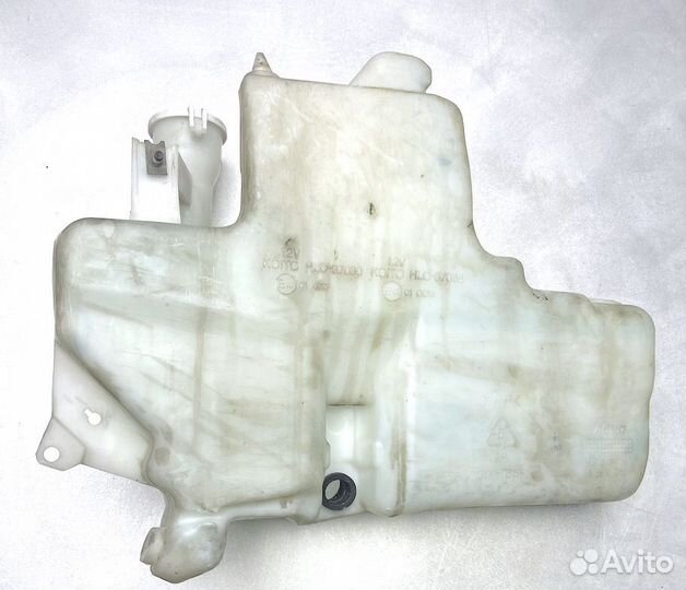 Мицубиси Спэйс Гир Бачок жидкости омывателя стекла