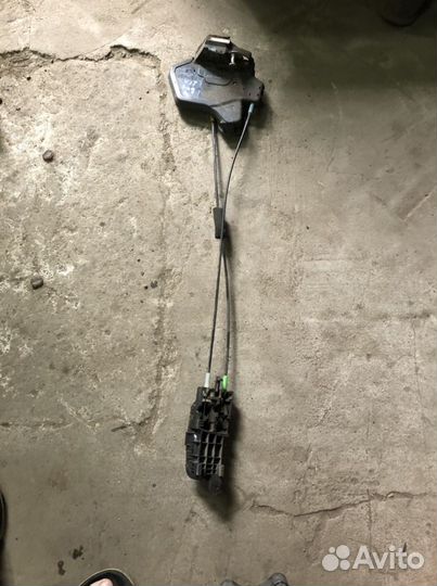 Замок двери Сузуки Гранд Витара 3